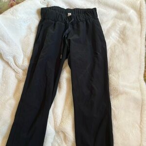 Lululemon black On the Fly pants - Size 2